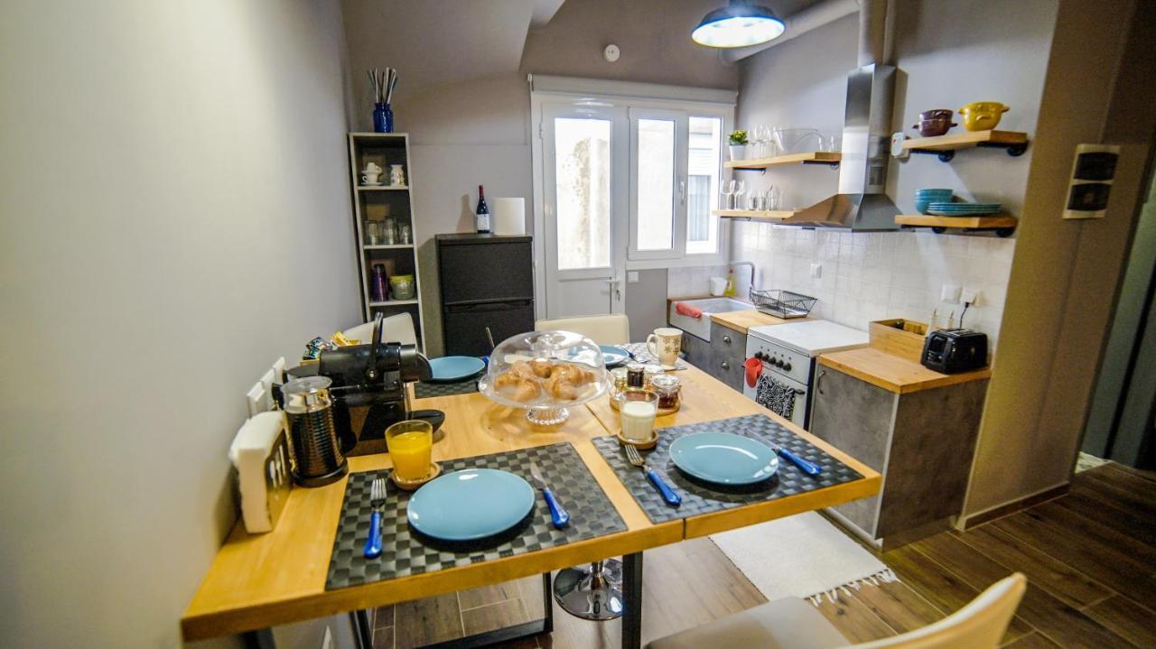 D16 Athens Apartment - 5' Mins To Petralona Metro Buitenkant foto